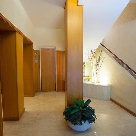 Elements Guest House Рим Екстериор снимка